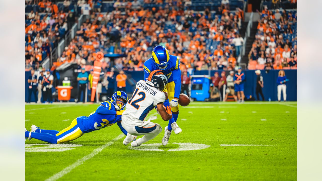 3,595 St Louis Rams V Denver Broncos Photos & High Res Pictures