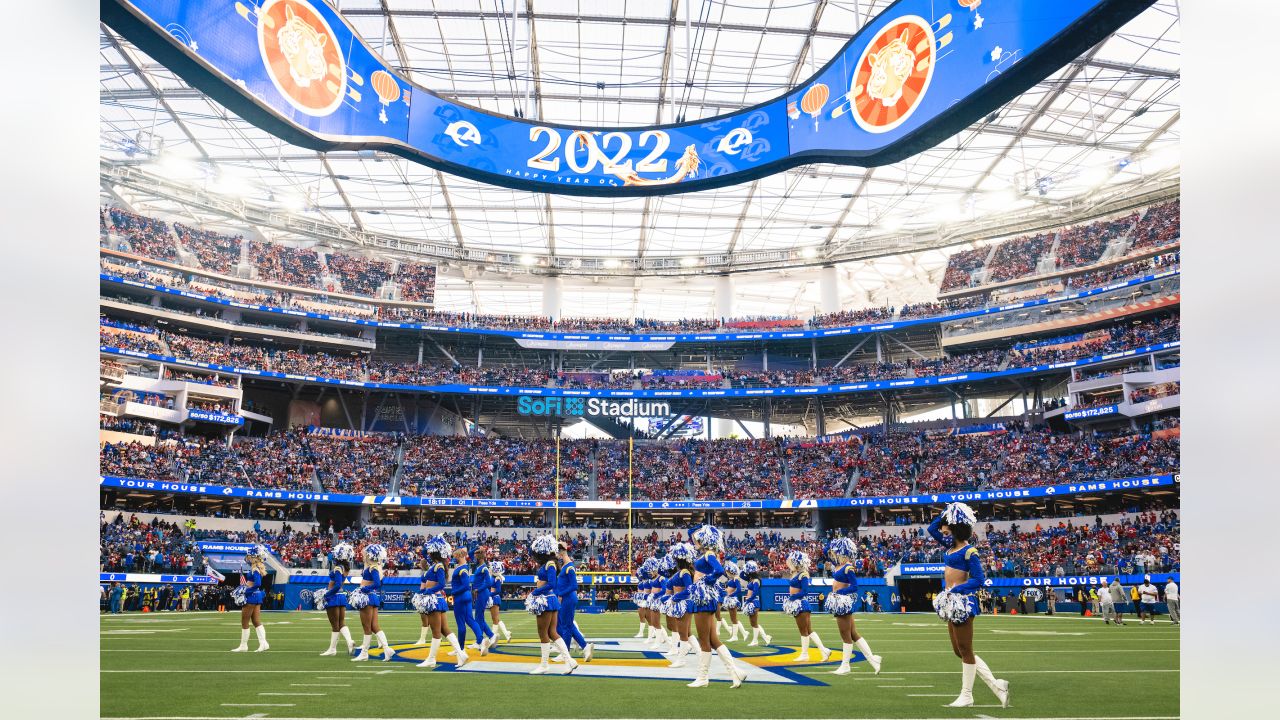 A San Francisco 49ers and NFC cheerleader performs during the Pro Bowl,  Sunday, Jan. 26, 2020, at Camping World Stadium in Orlando, Florida. (Photo  by IOS/ESPA-Images Stock Photo - Alamy