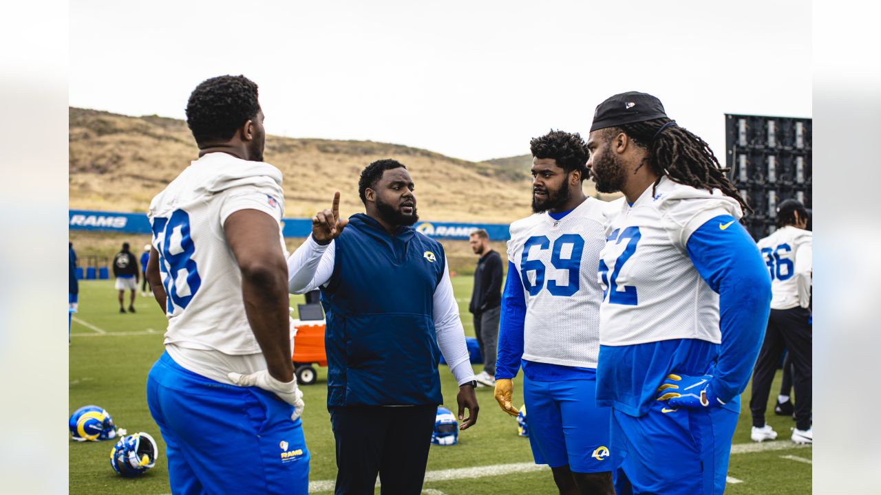 Quentin Lake looking good in the modern throwbacks! : r/LosAngelesRams