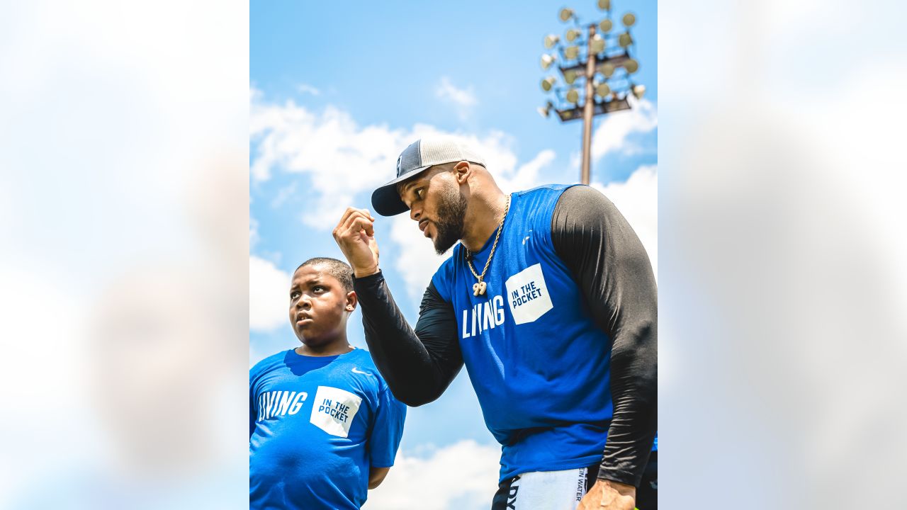 Aaron Donald hosting youth camp named 'Living in the Pocket'