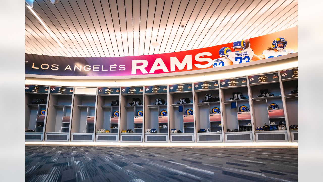 LA Rams M SBLVI Champ Roster - The Locker Room of Downey