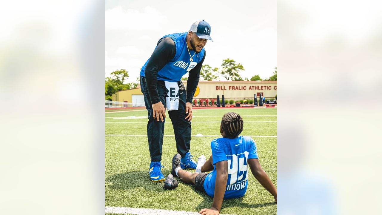 Aaron Donald hosts annual youth camp back home in Pittsburgh