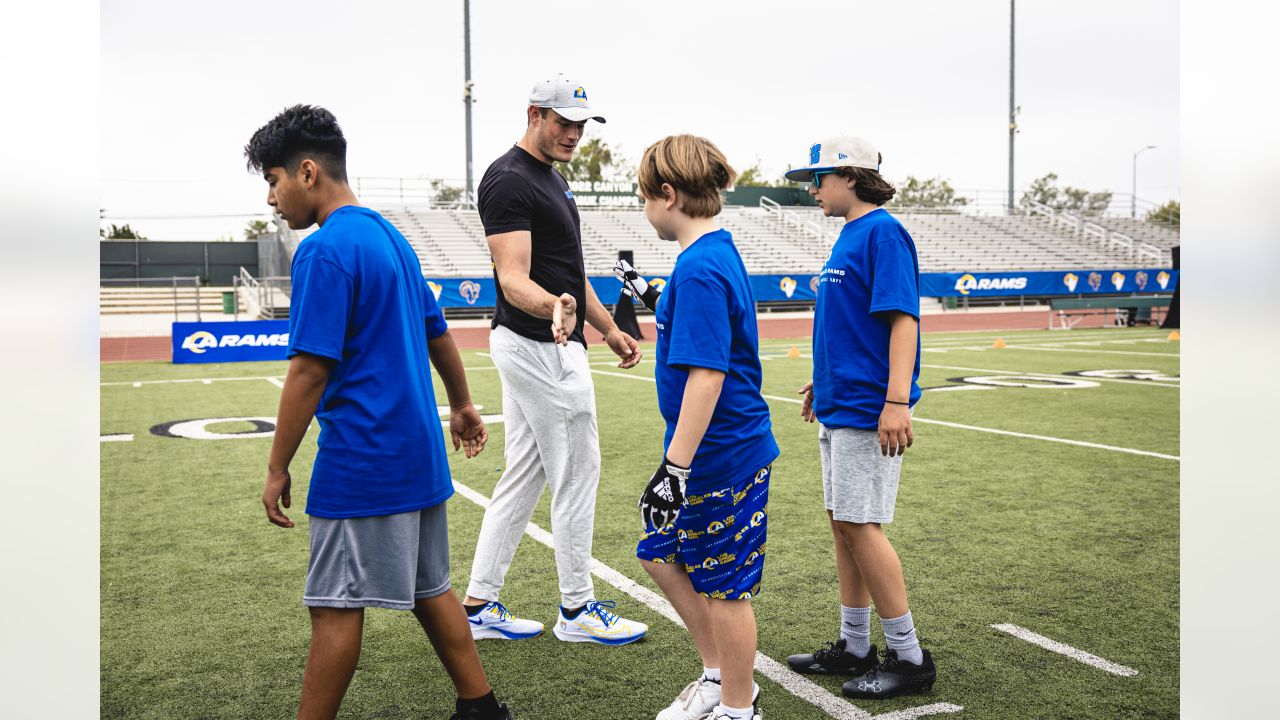 Los Angeles Rams punter Ethan Evans (42) punts before an NFL preseason football  game against the Las Vegas Raiders, Saturday, Aug. 19, 2023, in Inglewood,  Calif. (AP Photo/Kyusung Gong Stock Photo - Alamy