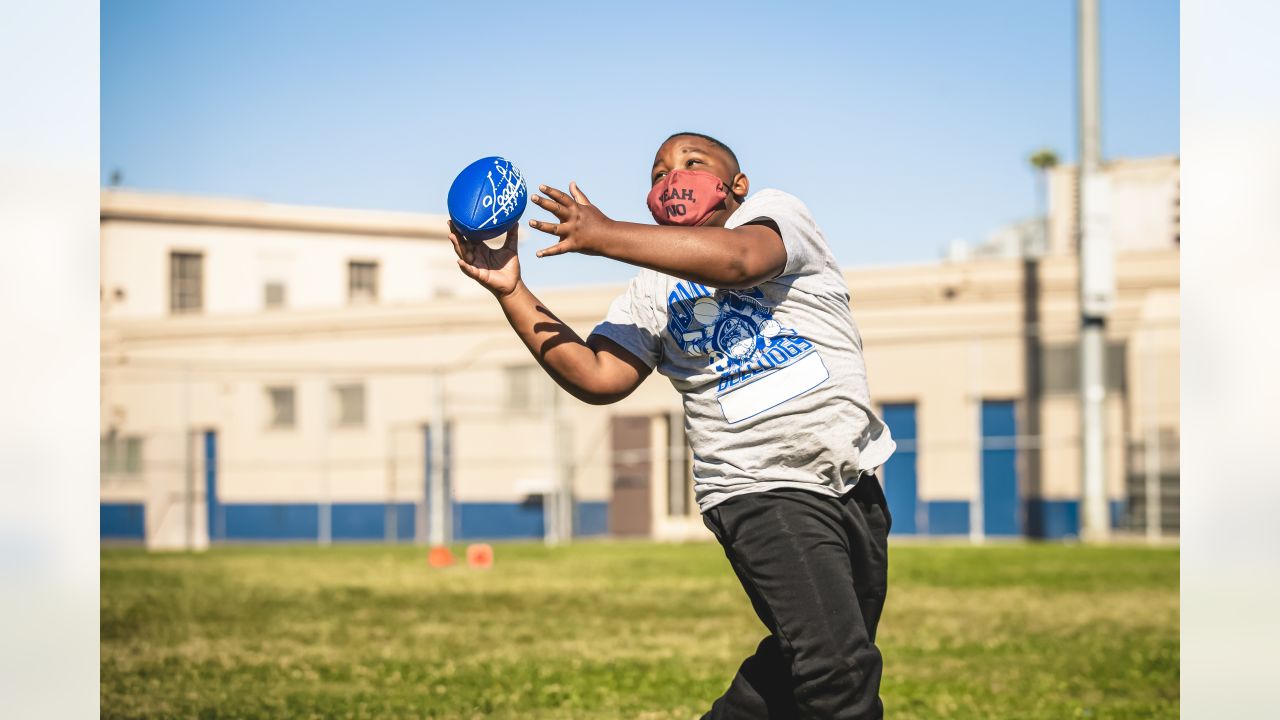 Rams launch flag football league for Los Angeles Unified students, surprise  students with jerseys and equipment