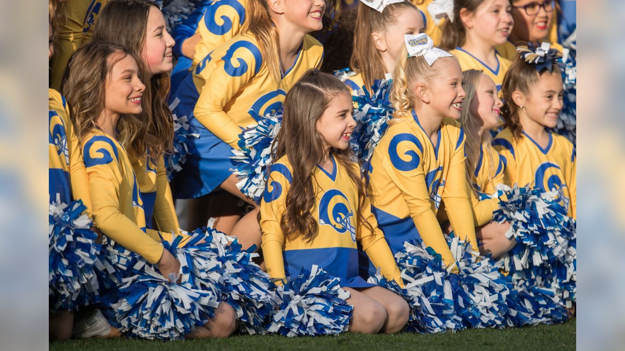 Rams Junior Cheerleaders halftime performance