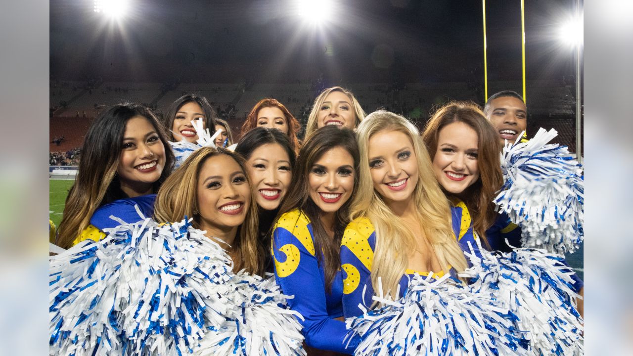 NFL Cheerleaders: Week 15