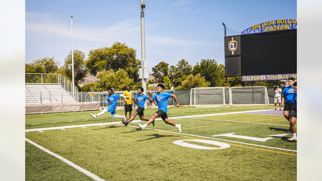 PHOTOS: Rams WR DeSean Jackson hosts youth football camp