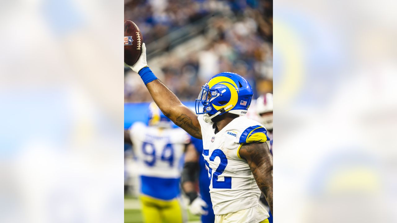 Buffalo Bills Vs. Los Angeles Rams. Fans Support On NFL Game. Silhouette Of  Supporters, Big Screen With Two Rivals In Background. Stock Photo, Picture  And Royalty Free Image. Image 153545493.