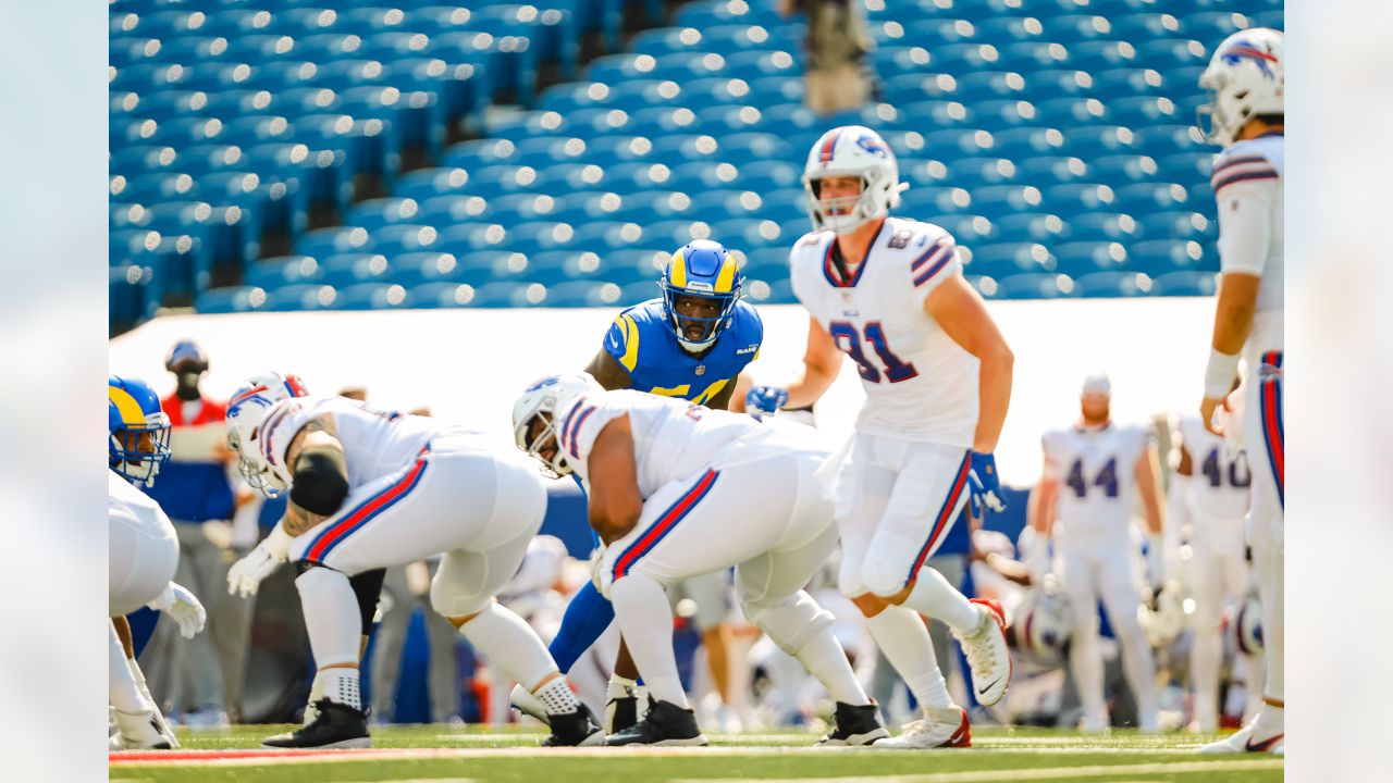 Bills hold on to beat Rams 35-32, improve to 3-0 on season