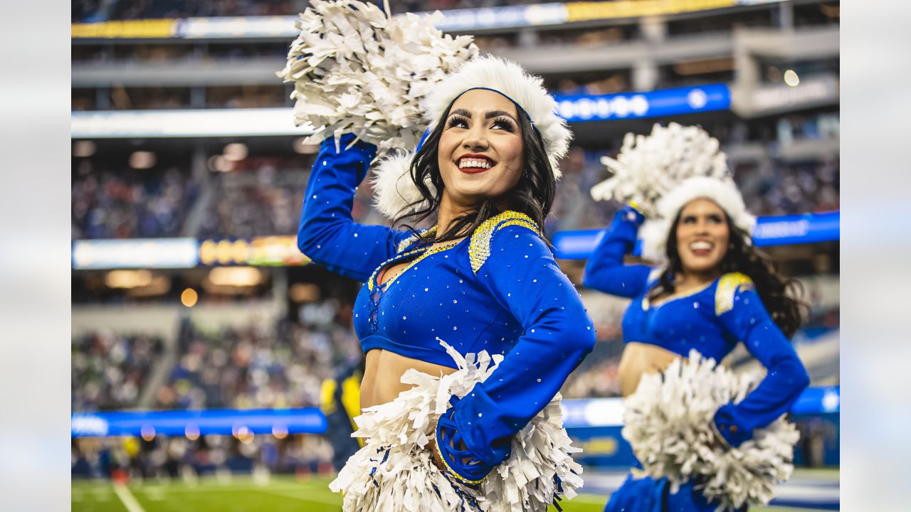 PHOTOS: NFL Cheerleaders Christmas Eve