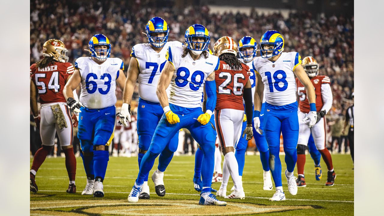 INGLEWOOD, CA - SEPTEMBER 18: Los Angeles Rams tight end Tyler Higbee (89)  follows his blocking during an NFL game between the Atlanta Falcons and the  Los Angeles Rams on September 18