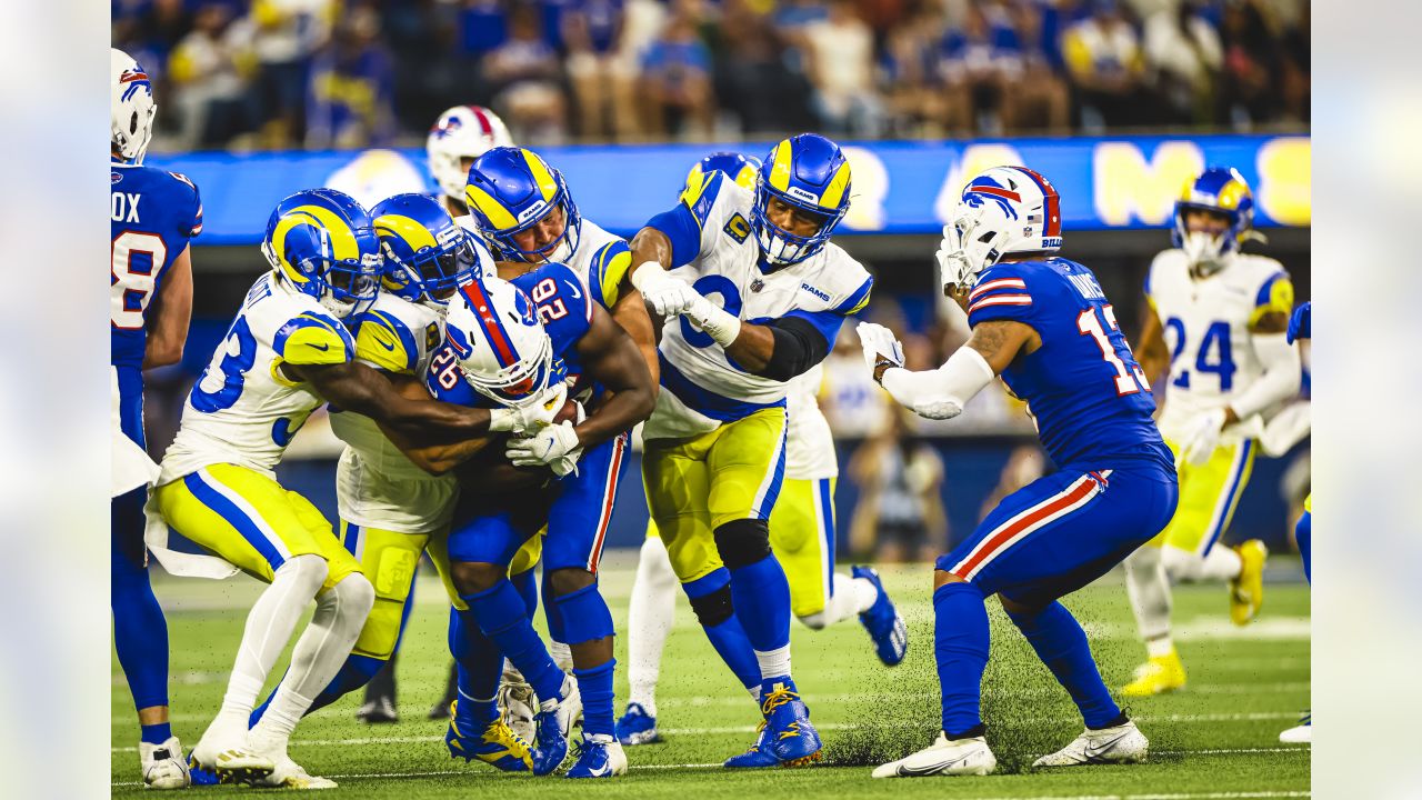 Buffalo Bills Los Angeles Rams Fans Support Nfl Game Silhouette – Stock  Editorial Photo © kovop58@gmail.com #390619330