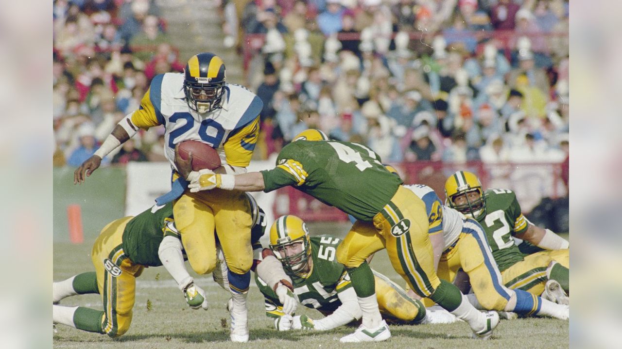 Eric Dickerson signs 1-day deal to retire with the LA Rams