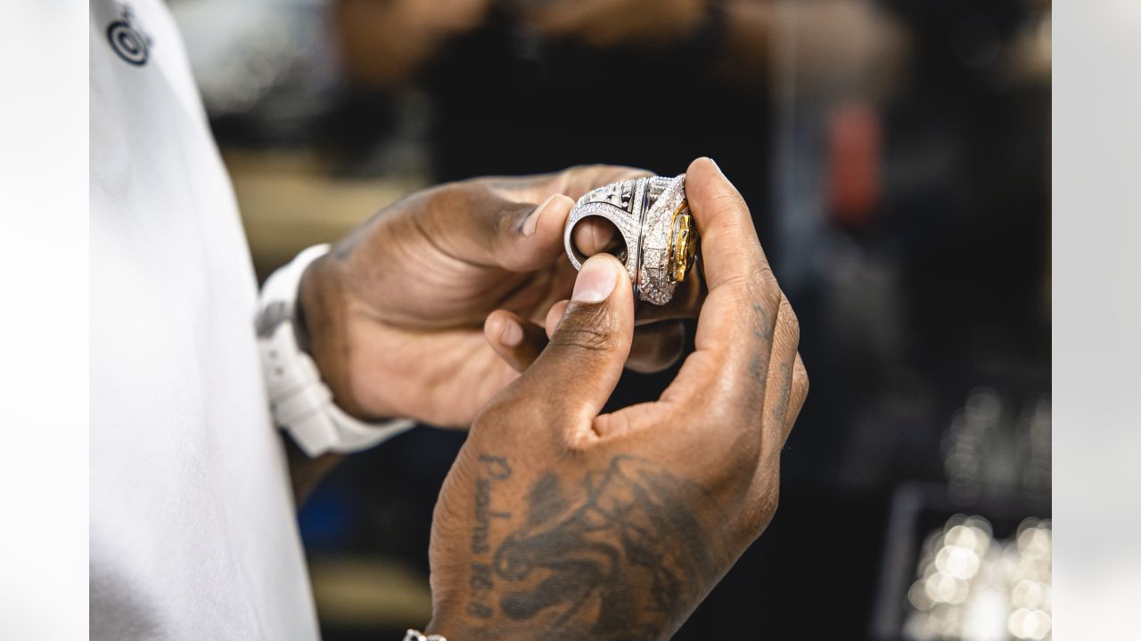 CEREMONY PHOTOS: Rams players' first look at their Championship Rings