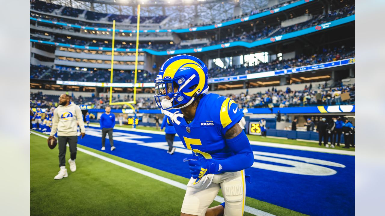 Best Photos From Seahawks-Rams Pregame Warmups