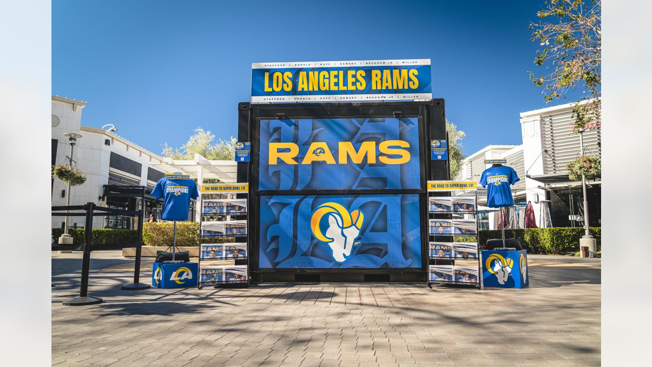 Los Angeles Rams set up a fan team store at 'The Grove' in Fairfax on the  week leading up to Super Bowl LVI - ABC7 Los Angeles