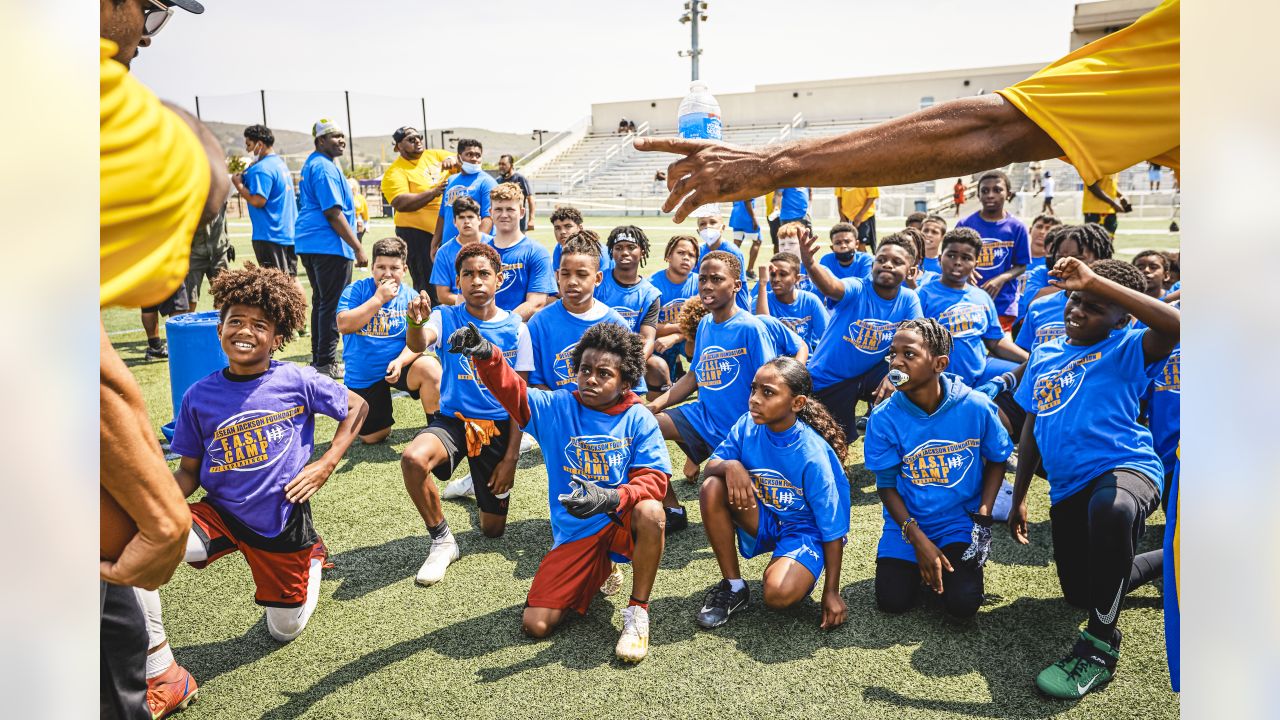 PHOTOS: Rams WR DeSean Jackson hosts youth football camp