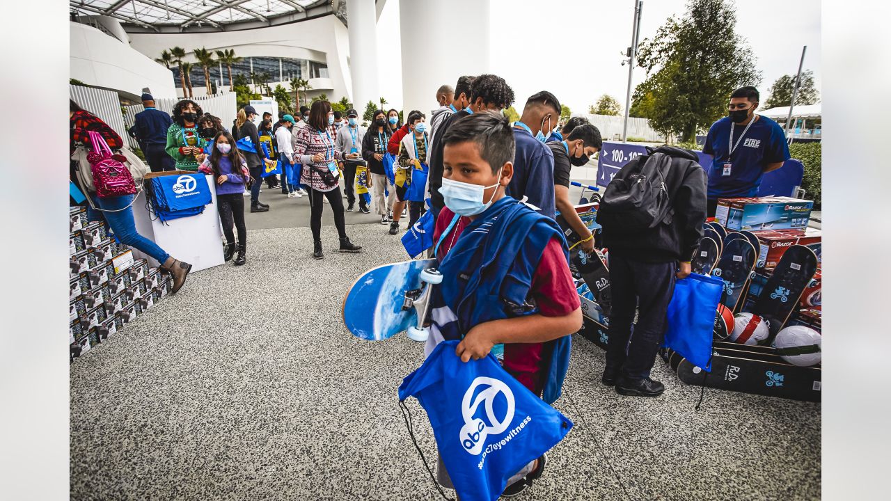 LA Rams Team Up with LACoFD for Spark of Love – Fire Department