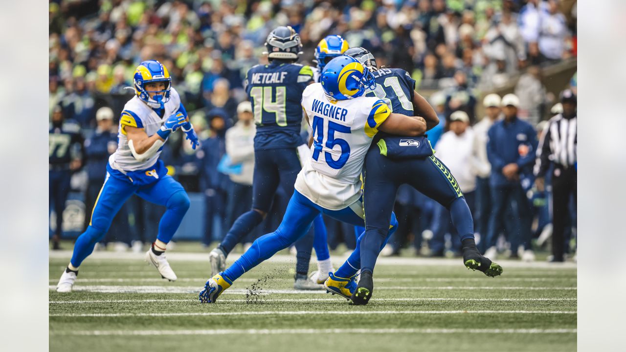 GAME PHOTOS: Rams vs. Seattle Seahawks Week 18 at Lumen Field