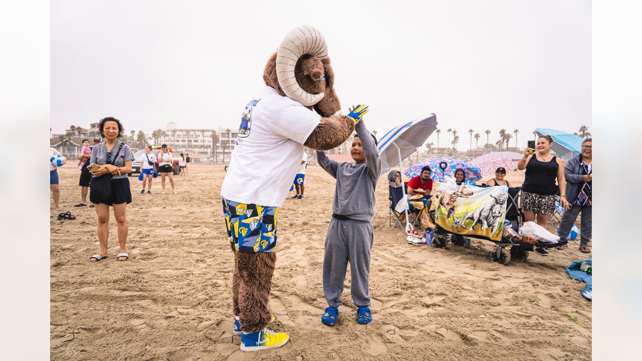 L.A. Rams on the 1 at Ventura Beach - Ventura County Coast