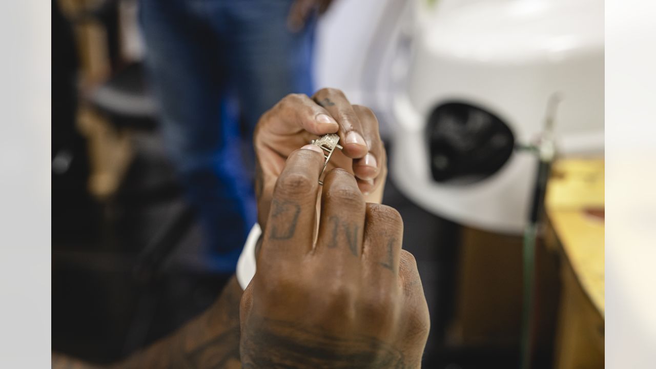 CEREMONY PHOTOS: Rams players' first look at their Championship Rings