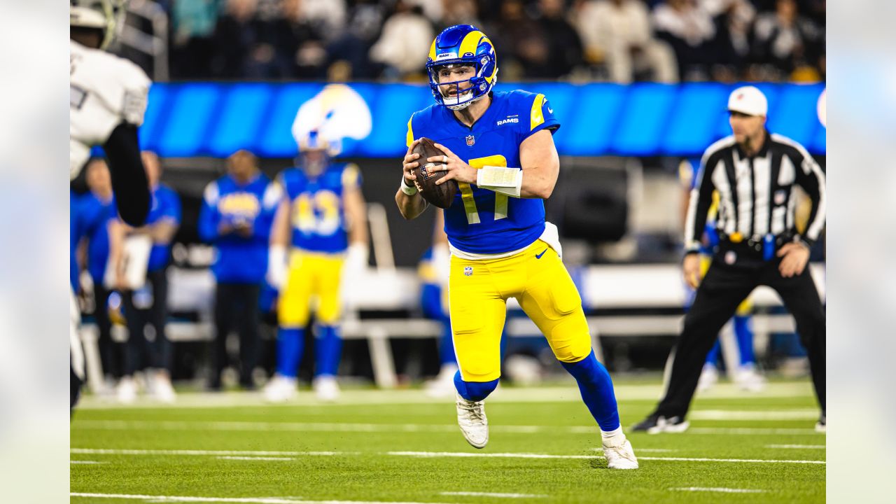 BEST PHOTOS: Baker Mayfield's Rams debut & Ernest Jones' one-handed  interception