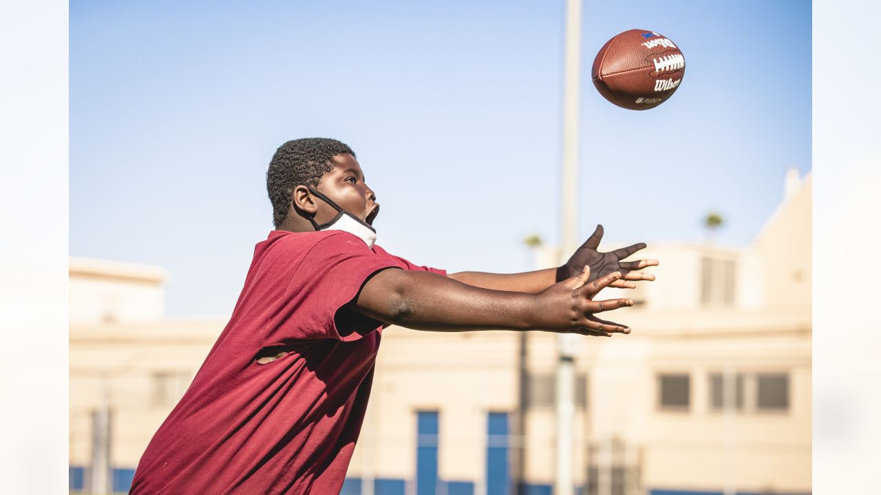 LA84, LA Rams Send Off Eagle Rock Eagles Flag Football in Style - LA84  Foundation