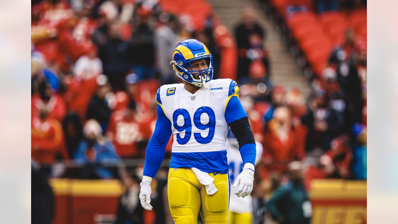 Photo: Los Angeles Rams' Cobie Durant (L to R), Nick Scott and and