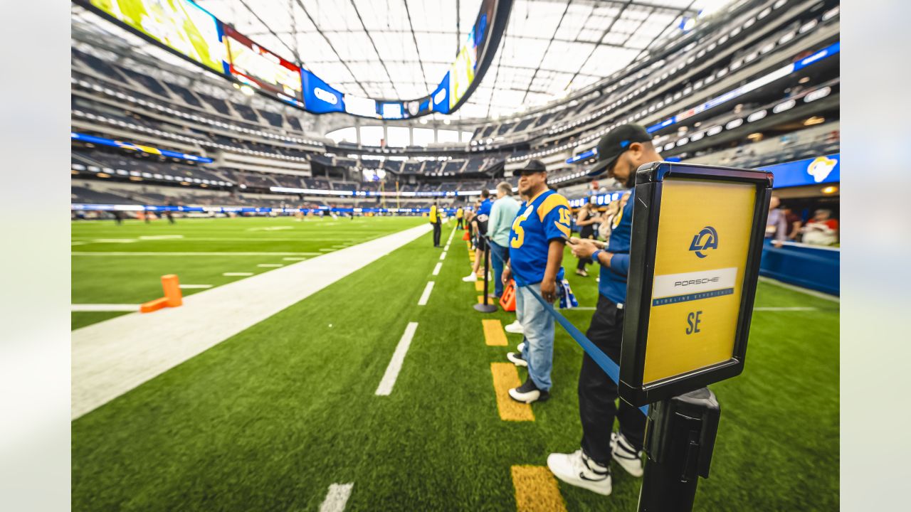 The Los Angeles Rams play the San Francisco 49ers at SoFi Stadum during an  NFL football game Sunday, Nov. 29, 2020, in Inglewood, Calif. (AP  Photo/Kelvin Kuo Stock Photo - Alamy