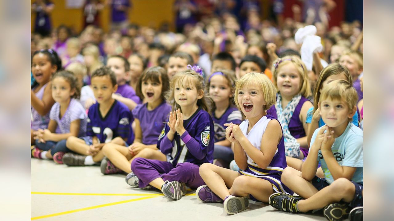 Purple Friday Caravan﻿ surprises students, gets Flock revved up