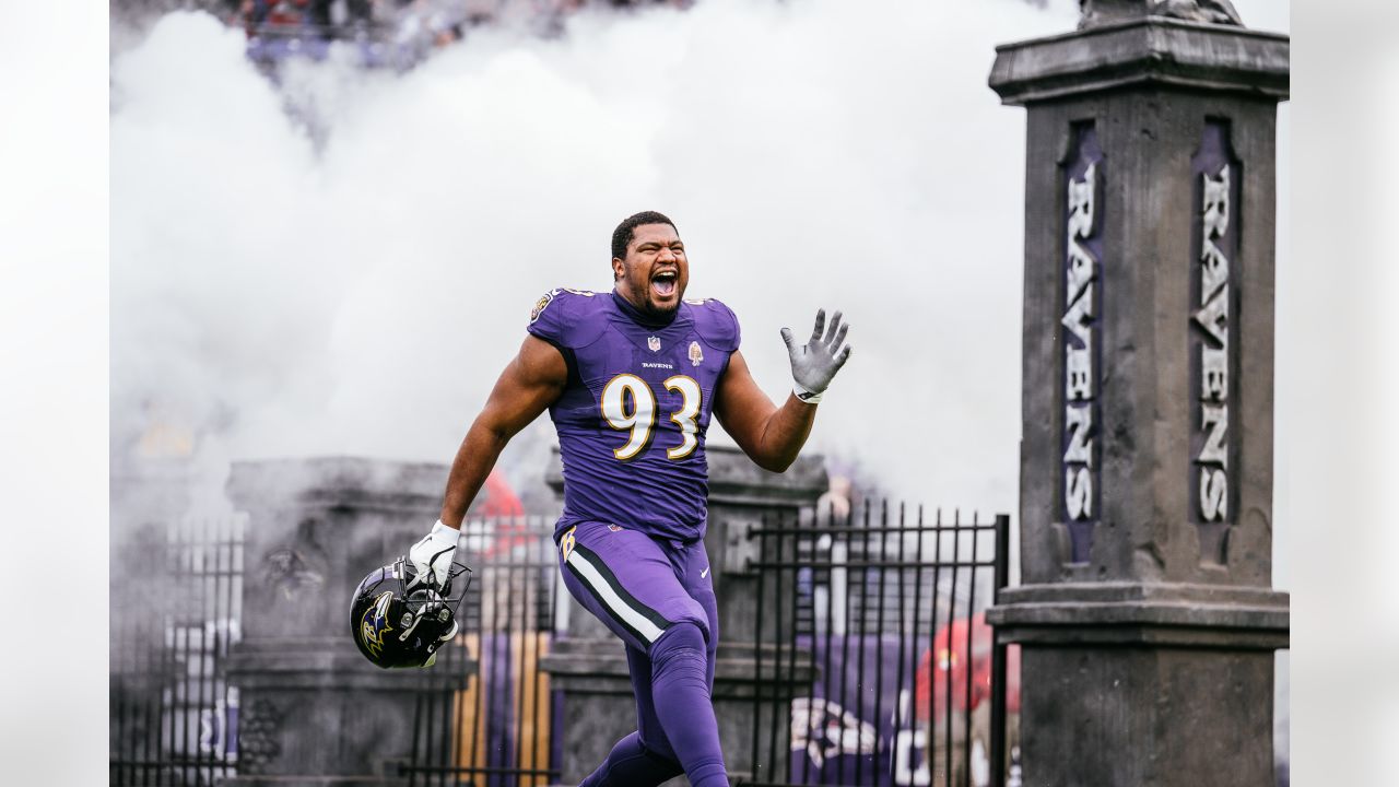 Game Program: Los Angeles Rams at Baltimore Ravens, Week 17 by