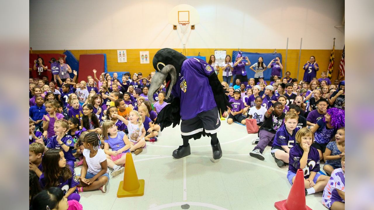 Purple Friday Caravan﻿ surprises students, gets Flock revved up