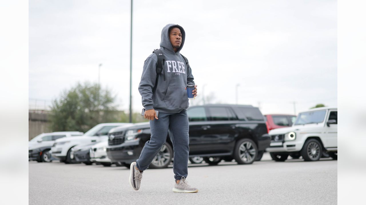 That outfit looks straight out of 2005 The sneakers go hard tho - MLB  Twitter reacts to Shohei Ohtani donning a Lamar Jackson Baltimore Ravens  jersey with casuals and sneakers