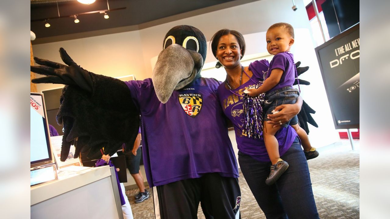 Purple Friday Caravan﻿ surprises students, gets Flock revved up