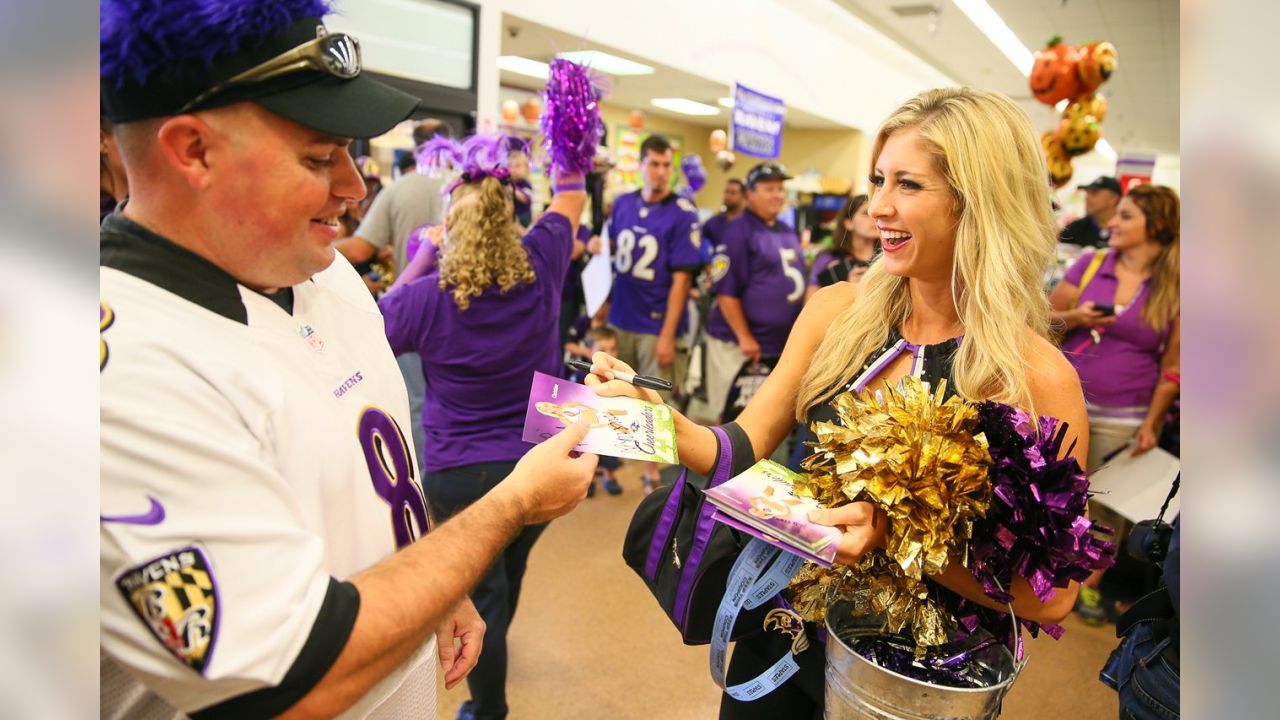 Purple Friday Caravan﻿ surprises students, gets Flock revved up