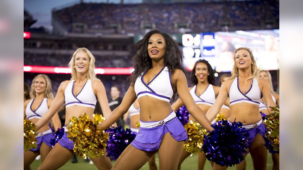 The Arizona Cardinals cheerleaders perform during the first half of an NFL  preseason football game against the Baltimore Ravens, Sunday, Aug. 21, 2022,  in Glendale, Ariz. (AP Photo/Rick Scuteri Stock Photo - Alamy