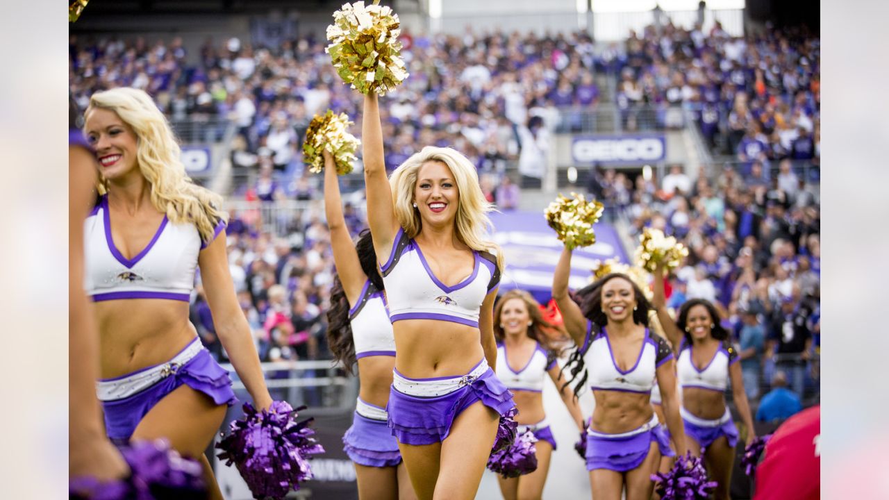 Former Ravens Cheerleader Is in the Sports Illustrated Swimsuit Issue