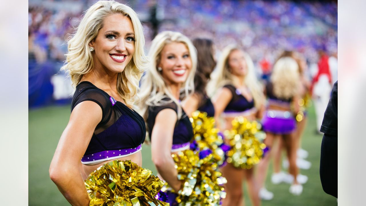 Minnesota Vikings Cheerleader's New Summer Uniform