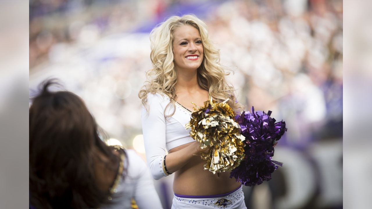 BALTIMORE RAVENS CHEERLEADER, 2004-05 Baltimore Ravens Chee…