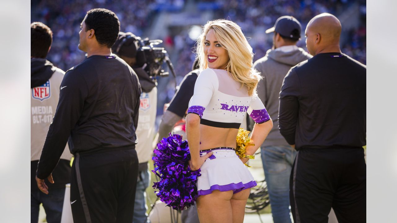 Former Ravens Cheerleader Is in the Sports Illustrated Swimsuit Issue