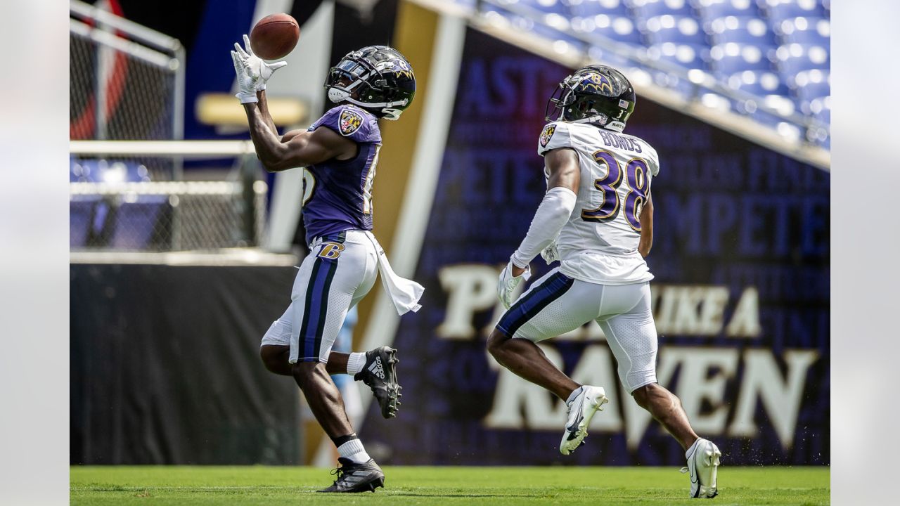 August 21, 2021: Carolina Panthers running back Spencer Brown (33) runs to  the outside against the Baltimore Ravens in the NFL matchup at Bank of  America Stadium in Charlotte, NC. (Scott Kinser/Cal