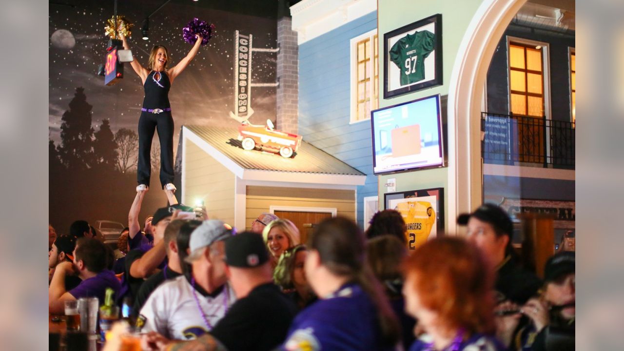 Purple Friday Caravan﻿ surprises students, gets Flock revved up