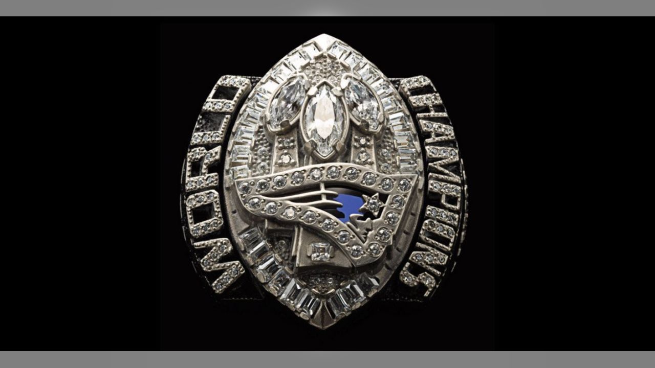 Baltimore Ravens Super Bowl Ring Stock Photo - Download Image Now - Superbowl  Ring, NFL, Ring - Jewelry - iStock