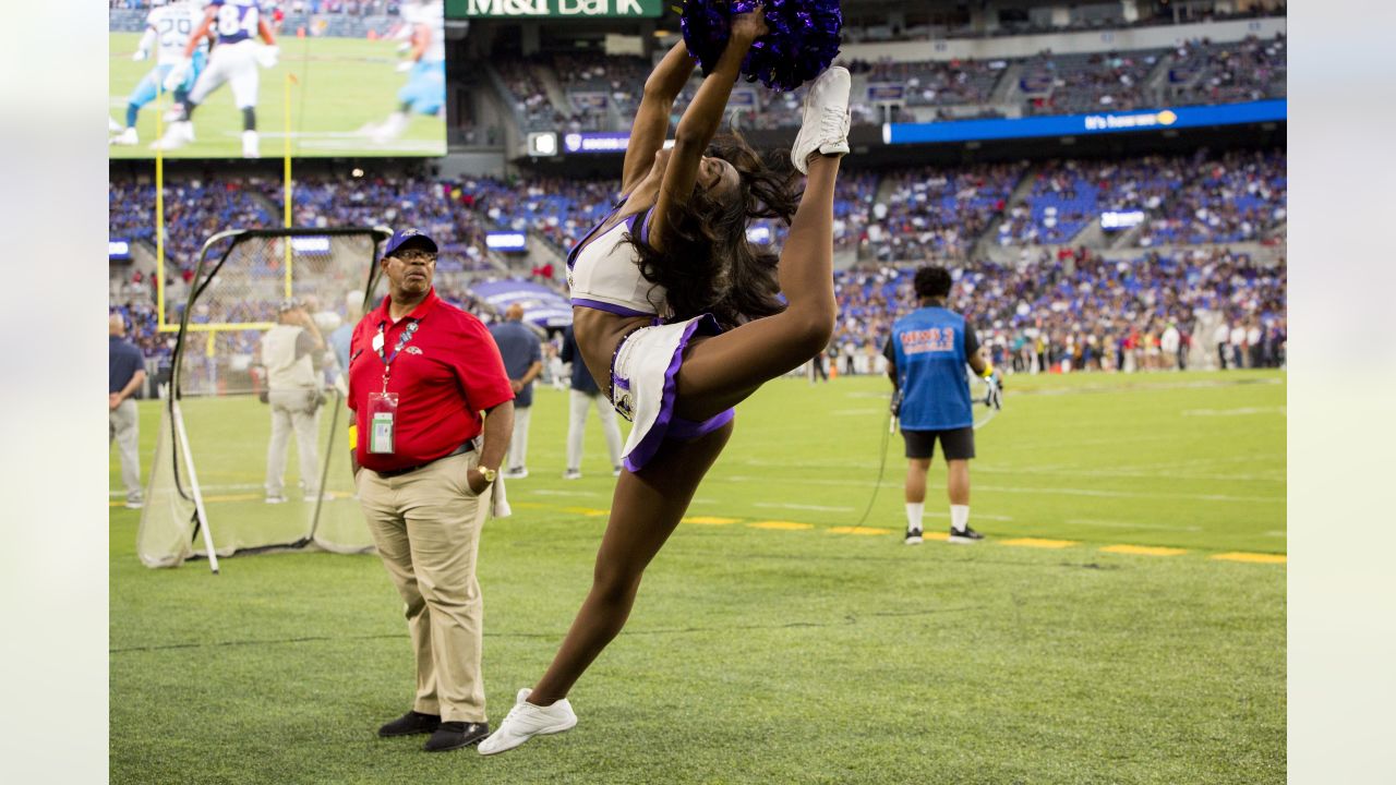 Cheerleaders: Ravens vs. Titans, Preseason 1