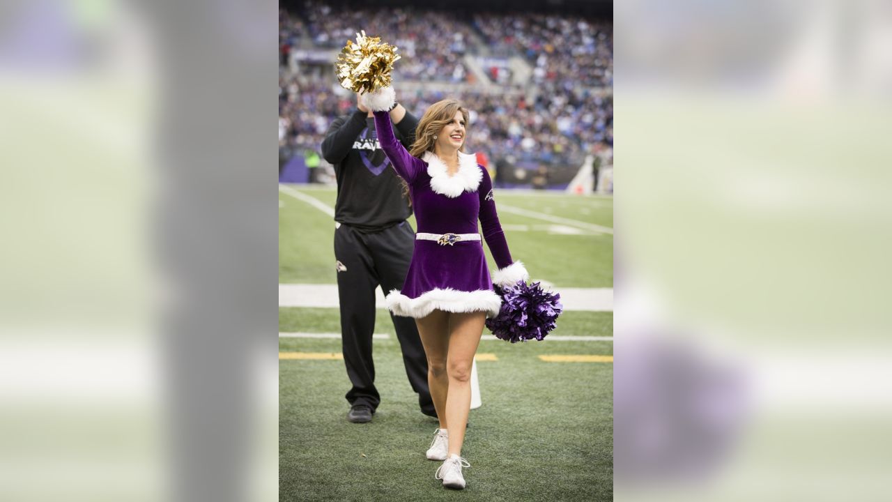 BALTIMORE RAVENS CHEERLEADER, 2004-05 Baltimore Ravens Chee…