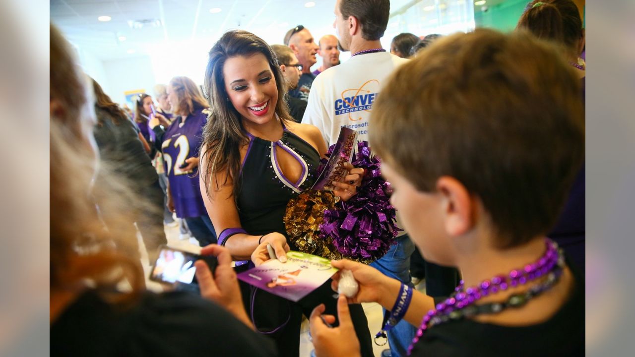 Purple Friday Caravan﻿ surprises students, gets Flock revved up