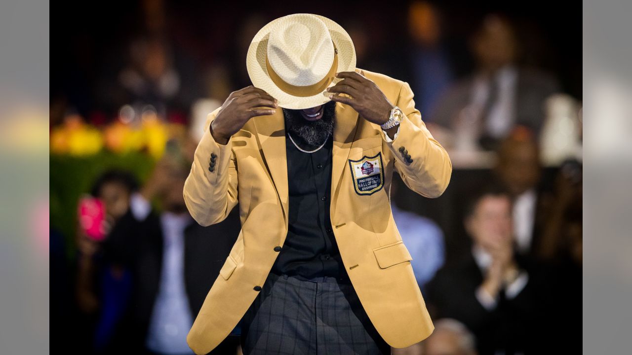 Photo: Ed Reed with his bust at the Pro Football Hall of Fame -  CAN20190803126 