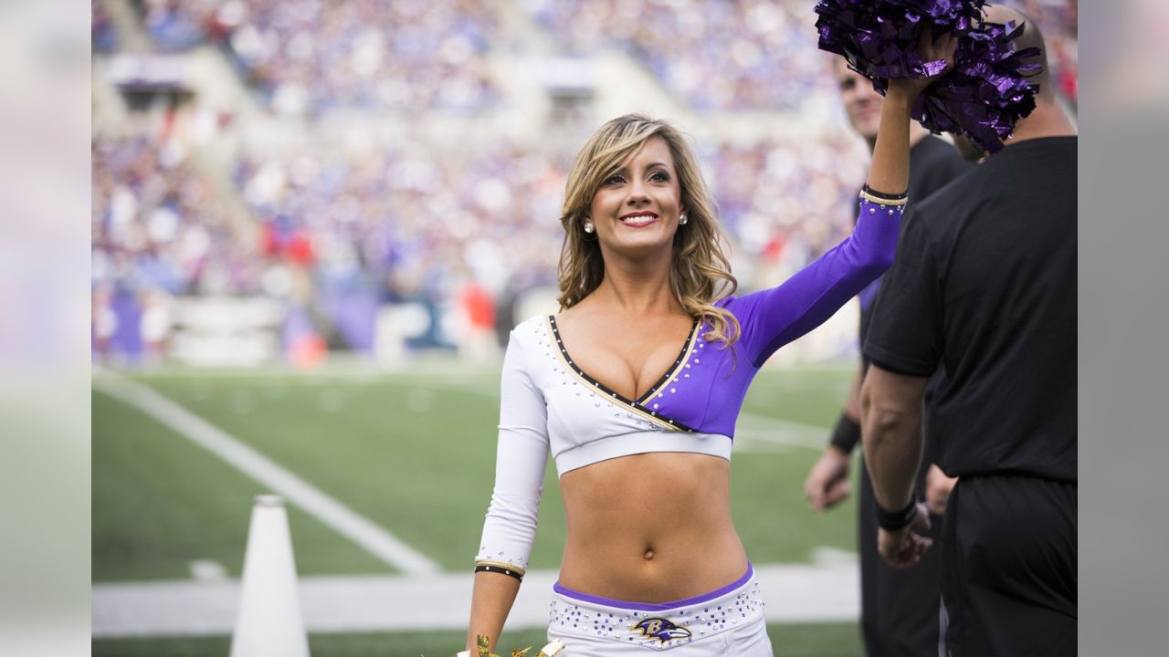 BALTIMORE RAVENS CHEERLEADER, 2004-05 Baltimore Ravens Chee…