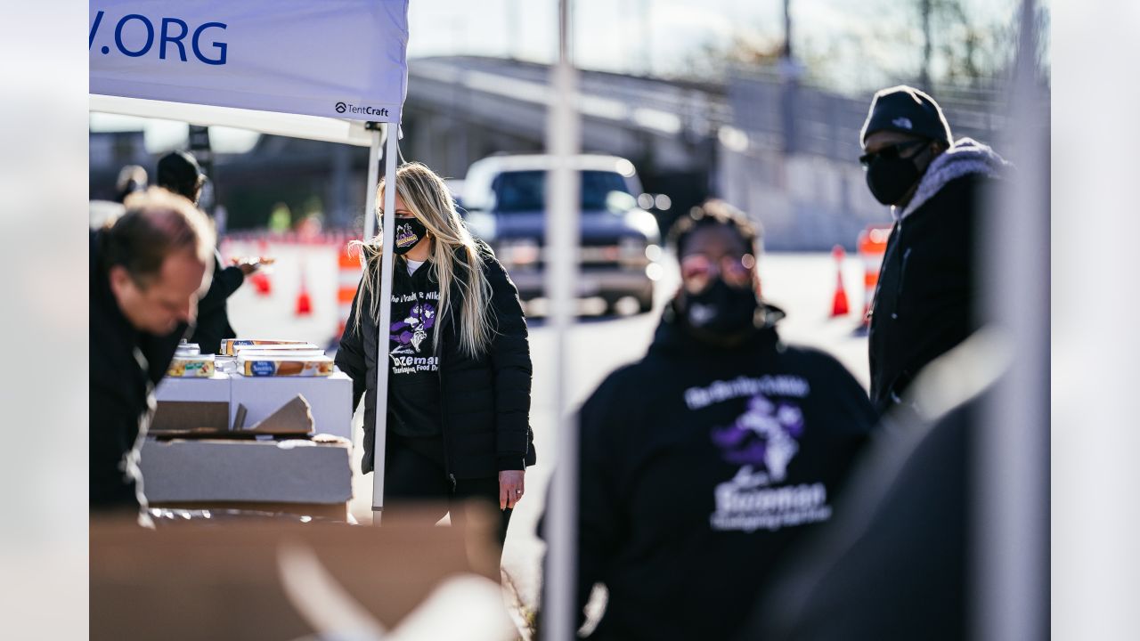 Ravens Giving Back For Thanksgiving - Back Sports Page