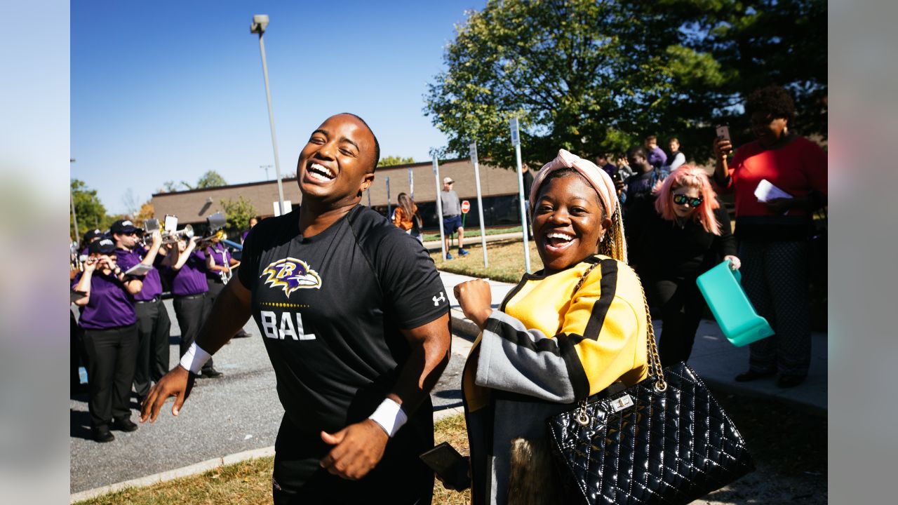 Purple Friday Caravan﻿ surprises students, gets Flock revved up